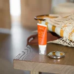 AVENE SOLAIRE CREME TEINTEE 50+ 50ML – Image 2